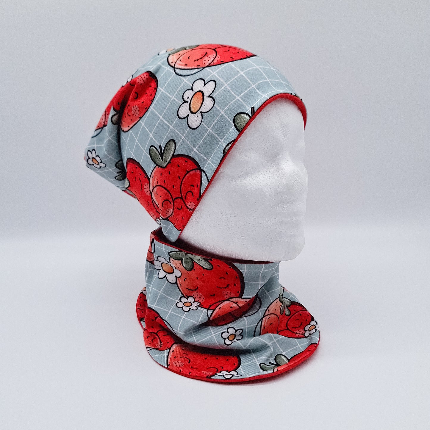 Beanie und Loop Erdbeeren mint